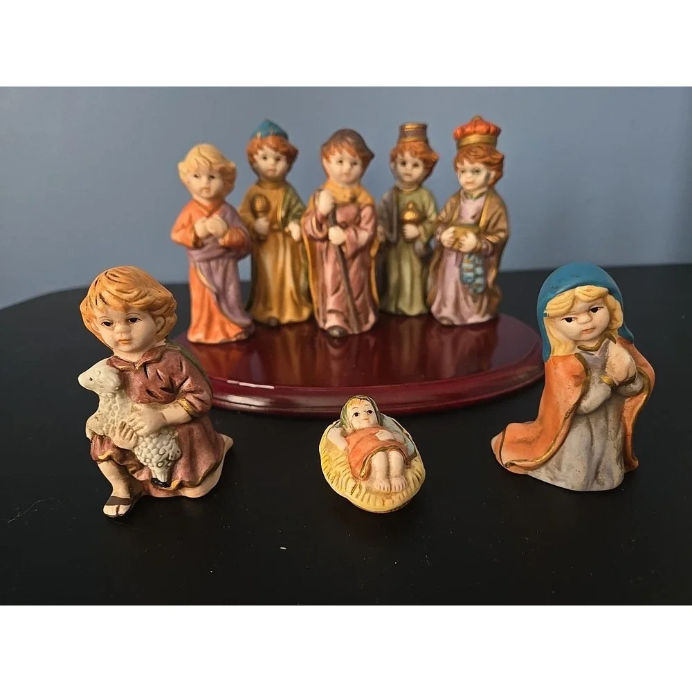 International Bazaar Children Nativity Set 10‎ Pc On Wood Base